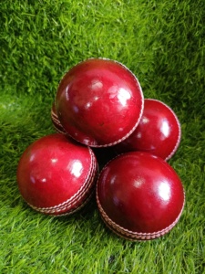 Batte de balle dure en cuir personnalisée professionnelle en gros pour la formation de cricket équipement d'intérieur de haute qualité en provenance d'Inde - Product Image 4