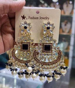 INDIAN TRADITIONAL and <b>FASHIONABLE</b> <b>EARRINGS</b> GOLD PLATED KUNDAN WITH PEARL <b>EARRINGS</b> and BOLLYWOOD <b>EARRINGS</b> for WOMENS & GIRLS - Product Image 2