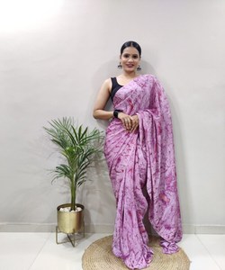 Saree en mousseline de soie à bas prix pour mariage avec motif imprimé fantaisie et broderie élégante pour une tenue de fête - Product Image 5