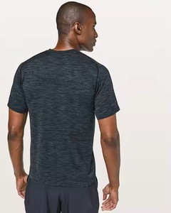 บริการ OEM เสื้อยืดผู้ชายเปิดไหล่แห้งเร็วและระบายอากาศได้ดีเสื้อลำลองสำหรับผู้ใหญ่สไตล์ใหม่ - Product Image 3