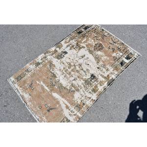 Alfombra Turca Vintage de 3x4,7 pies, Marrón Beige, Hecha a Mano, Lana Ecológica, Pelo Mediano, Patrón Clásico de Patchwork, Base de Látex - Product Image 1