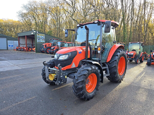 Tracteur Kubota L3240 prêt à être expédié avec chargeur frontal et arrière - Product Image 2