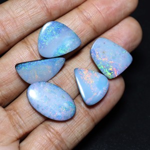 Lote de 5 Opales Australianos Naturales Dobles, Cabujón Multifuego, Formas Variadas, 16x13mm-22x13mm, 48 Quilates, para Joyería - Product Image 1