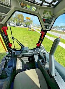 Chargeuse sur pneus compacte JCB 300 2020, chargeuse frontale, 9288 lb, 604 heures, moteur haute efficacité 74 CV, boîte de vitesses PLC - Product Image 2