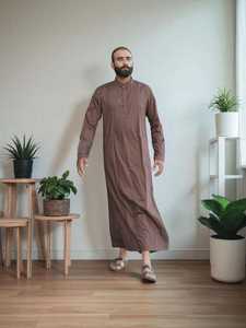 OEM 2025 Vêtements islamiques de Dubaï arabes de haute qualité Thobes ethniques à manches courtes Thobes Thobes ethniques à manches courtes pour hommes de couleur unie Thobe musulman pour hommes - Product Image 4