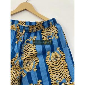 Conjunto de pijama corto de talla grande hecho a mano de algodón con estampado floral unisex, ropa de dormir transpirable de primera calidad para primavera - Product Image 2