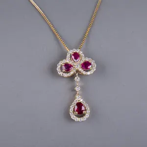 High Quality 14K Yellow Gold Flower Three Leaf Shaped Ruby Red Color Diamond Pendant Necklaces Gift For Women Classic Calista