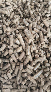 Fabrication directe en usine, granulés de bois de pin durables, combustible, source d'énergie de chauffage industrielle pour le commerce mondial, emballés en sac - Product Image 2