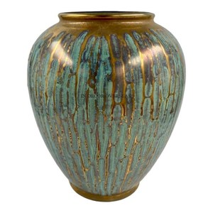 Suministro directo de fábrica Chapado en oro de alta calidad y revestimiento en polvo de color verde Suministros de jarrón de flores de diseñador único en el precio más bajo - Product Image 1