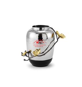 Jarrón de metal de aluminio Florero decorativo moderno de lujo para el hogar a precio al por mayor Diseño martillado con acabado plateado y negro - Product Image 1