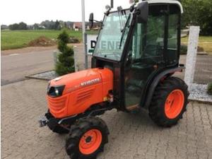Tractor Agrícola Compacto Kubota B2420 4WD Nuevo y Usado para Trabajos en Pequeñas Granjas, Huertos y Jardines - Product Image 2