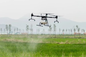 Drone agricole hélicoptère UAV KM450 à vision nocturne avec pompe, batterie et composants essentiels pour la pulvérisation des cultures - Product Image 4