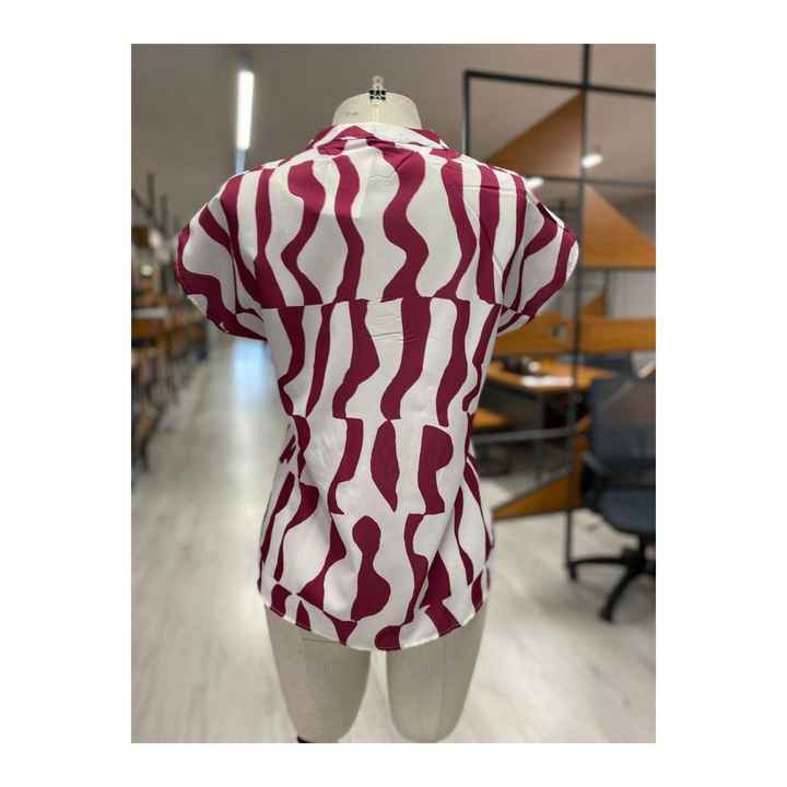 Women's Bat Sleeve V Neck Wavy Pattern Moskrep Fabric Blouse (Color Options)