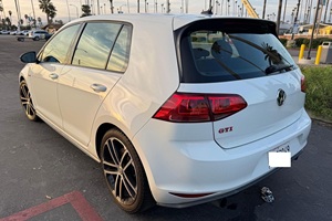 Volkswagen GTI Sport 2017 Impecable - Product Image 5