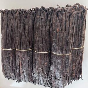 High Quality Indonesian Vanilla <b>Beans</b> 18 cm+ Planifolia, Moist Glossy Pods, Rich Aroma, Bulk Wholesale Export Grade For Sale - Product Image 1