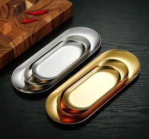 Plaque de chargeur en métal de style antique magnifiquement conçue pour les expériences culinaires traditionnelles et les présentations de banquet formelles - Product Image 3