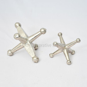 Sculpture de girafe argentée en aluminium Statue d'animal Figure décorative pour la maison Design moderne fait à la main de haute qualité paquet monobloc - Product Image 2