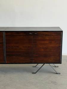 Buffet/Console de Rangement en Bois Massif Style Mid-Century Modern avec Portes Cannelées pour Salon, Entrée ou Appartement - Product Image 4