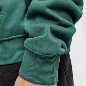 เสื้อฮู้ดลายแมงมุมผ้าคอตตอนเนื้อนุ่มทรงครอปไหล่สำหรับผู้ชายทรงหลวมโลโก้แบบกำหนดเองสไตล์พิมพ์ลายนูน - Product Image 5