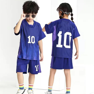 Có được áo bóng đá hiệu suất ưu tú tùy chỉnh của bạn được làm từ polyester 100% hoàn hảo cho các đội Câu lạc bộ trong các trận đấu và đào tạo mùa hè - Product Image 3