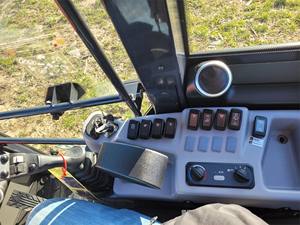 2024 Kubota R640 Mini chargeuse sur pneus utilisée Skid Steer 0.7CUBLIC seau chenille avant rétrocaveuse industries agricoles moteur roulement pompe - Product Image 5