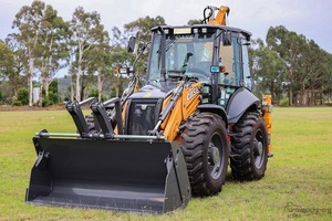 Chargeuse-pelleteuse Case 695ST, équipement de construction compact et robuste, moteur diesel d'origine d'occasion de haute qualité - Product Image 5