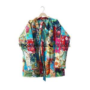 Veste matelassée classique en coton artisanal pour femme, style patchwork, réversible, imprimé floral Kantha, fermeture boutonnée, collection automne - Product Image 1