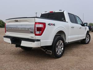 Ford F-150 XL 4WD SuperCrew 2023 con Caja de 5.5' - Product Image 2