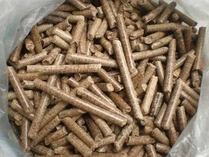 Granulés de bois de pin DIN plus/ENplus-A1 briquettes de modèle de bâton de 6mm-8mm dans le sac à vendre - Product Image 6