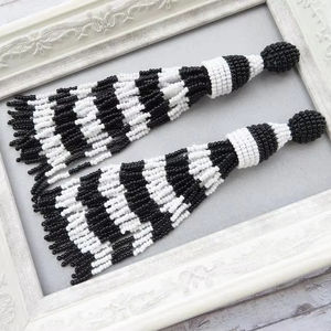 Pendientes colgantes de mariposa con cuentas de diseño étnico indio de alta calidad para mujer cuentas de cristal de moda - Product Image 1