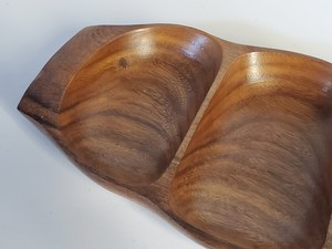 Bandeja de madera hecha a mano para servir y decorar Bandeja de madera natural duradera y elegante Ideal para cocina, comedor o regalo - Product Image 6