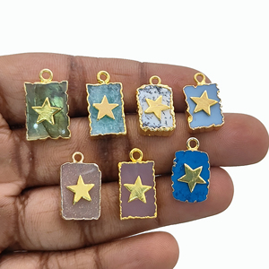 Colgante rectangular de piedra lunar de melocotón natural con abalorio de estrella, joyería DIY galvanizada en oro al por mayor - Product Image 4
