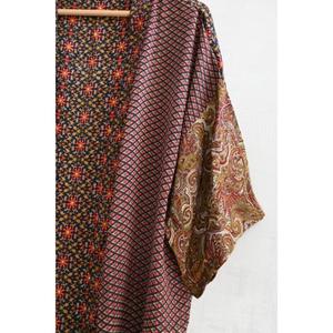 Kimono corto de seda india, hecho a mano, estampado, ropa de dormir, regalo para mujer, ropa de estar por casa - Product Image 3