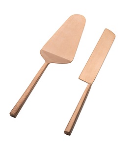 ชุดมีดเนยเคลือบโรสโกลด์ ด้ามจับทำมือ พร้อมรับสลักโลโก้ - Product Image 1