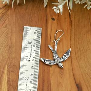 Pendientes Colgantes de Pájaro Golondrina Vintage de Latón y Plata, Joyería Artesanal de Animales Naturales - Product Image 4