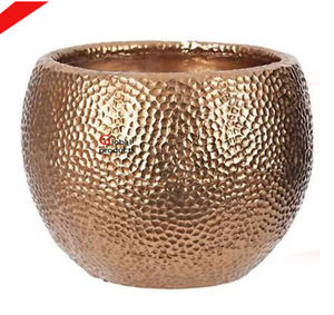 Vase à fleurs en acier inoxydable en métal fini doré à l'aspect simple pour restaurant et bar d'hôtel - Product Image 2