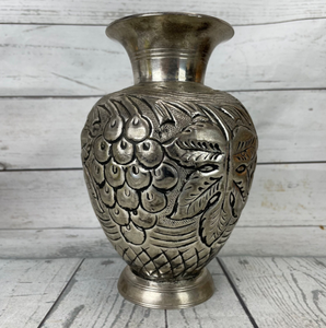 Florero de Aluminio con Diseño Moderno y Relieve, con Acabado Plateado, para Decoración del Hogar y Arreglos Florales - Product Image 3