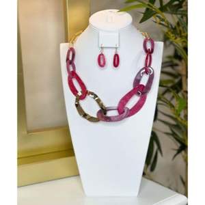 Résine Chunky Chaîne Collier Acrylique Bold Déclaration Bijoux Collier Léger Élégant À La Main Bijoux De Mode pour les Femmes - Product Image 1
