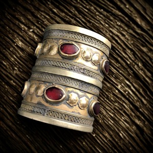 Brazalete Artesanal Afgano Kuchi Tribal con Piedras de Colores, Trabajo de Espejo, Anillo de Dedo Boho, Cadena Étnica de Moda - Product Image 3