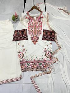 TRAJE PLAZZO TRADICIONAL DE TRES PIEZAS DE DISEÑADOR en BORDADO DE SECUENCIA SALWAR KAMEEJZ para OCASIONES DE FIESTA - Product Image 3