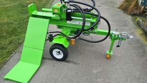 Remolque verde para rajadora de leña hidráulica con rampa para ATV, maquinaria forestal - Product Image 5