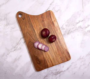 Planche à découper de cuisine en teck de qualité supérieure avec bord ondulé et trou de suspension, design antidérapant, plateau de découpe pour légumes et viande - Product Image 5