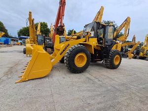 Retroexcavadora Remolcable Komatsu WB97R-5 con Motor de Componentes Clave, Garantía de 2 Años, Origen Estadounidense, Buen Estado, Peso 465 kg - Product Image 2