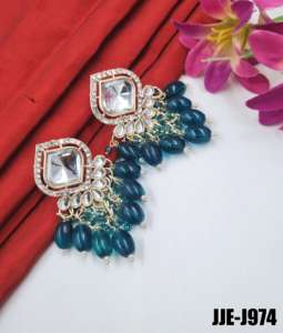 Alliage durable de boucle d'oreille de Kundan 12 couleurs paire de 1.3275 grammes bijoux traditionnels légers de mode fournisseur en ligne en gros - Product Image 5