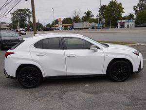 2022 L-e-x-u-s U X Hybrid 250H F Sport AWD bajo kilometraje y precio asequible en stock listo para su envío - Product Image 3