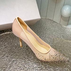 รองเท้าส้นสูงหัวแหลมแบบส้นเข็มประดับคริสตัลสีขาวสำหรับเจ้าสาวทันสมัย - Product Image 6