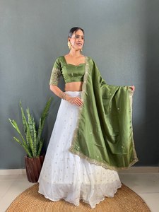 LANCEMENT DU NOUVEAU TISSU MOUSSELINE FESTIVE WEAR LEHENGA MALBARI CHOLI EN SOIE AVEC DUPATTA LOURD BRODÉ - Product Image 3