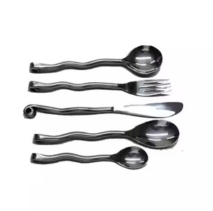 ชุดช้อนส้อมโลหะเคลือบไทเทเนี่ยมสุดหรูช้อนส้อมสแตนเลสเกรดพรีเมี่ยมเครื่องใช้บนโต๊ะอาหารที่หรูหราสำหรับใช้ในบ้านและรับประทานอาหาร - Product Image 4