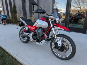 Motos Guzzi V85 <span class=keywords><strong>TT</strong></span> Touring 2026 : Prêtes à être expédiées dans le monde entier - Product Image 4