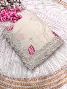 Fiesta en la playa y función especial hermosa decorativa Premium Georgette con impresión digital y trabajo de encaje Saree con pieza de blusa - Product Image 4